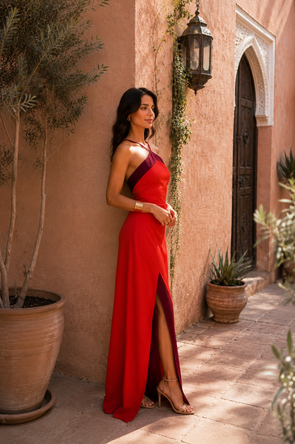 Vestido largo halter con abertura