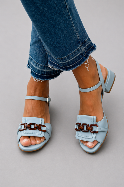 Brisa · Sandalias Elegantes con Tacón Cómodo