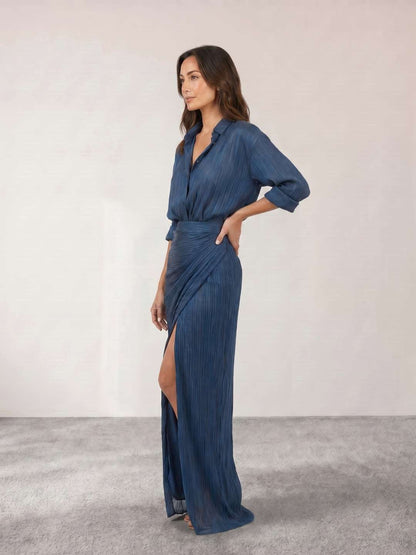 Vestido camisero plisado con abertura