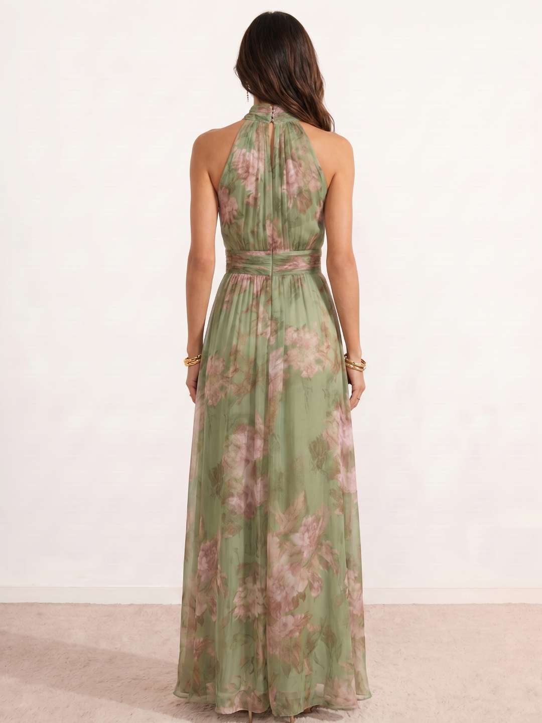 Vestido largo con cuello halter y estampado floral