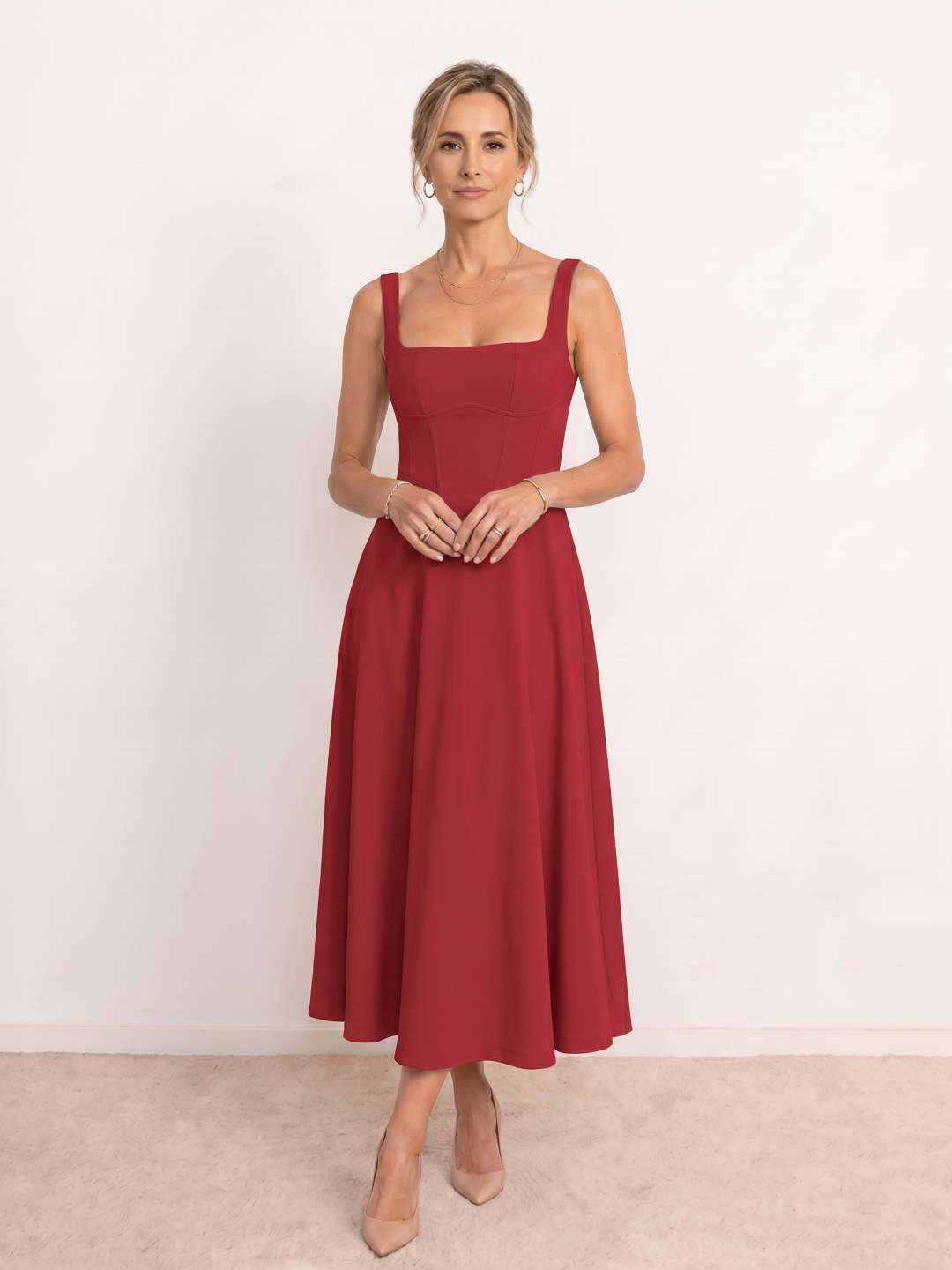 Vestido midi con escote cuadrado
