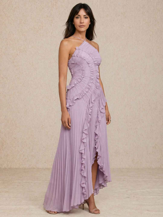 Vestido plisado con detalle de volantes
