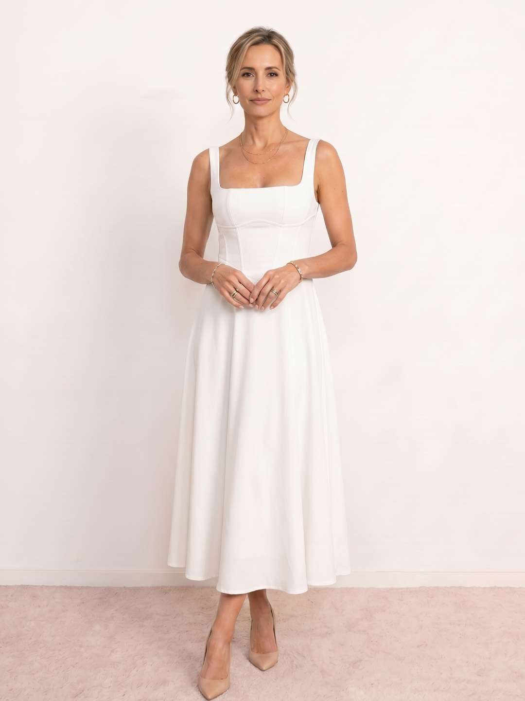 Vestido midi con escote cuadrado