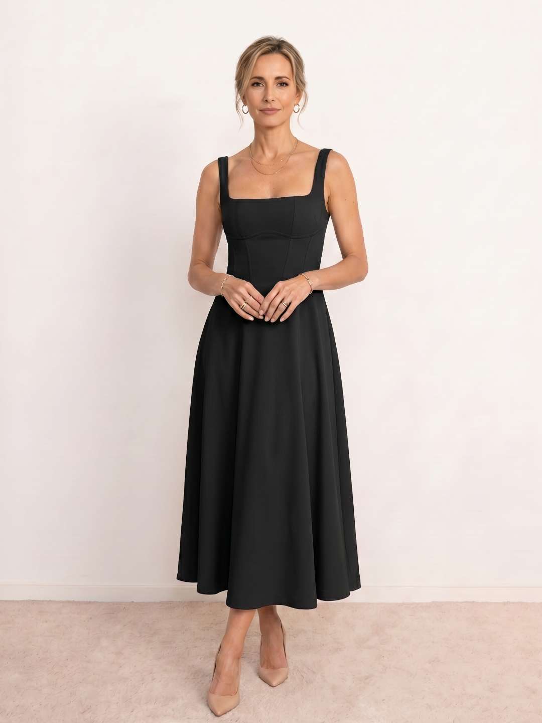 Vestido midi con escote cuadrado