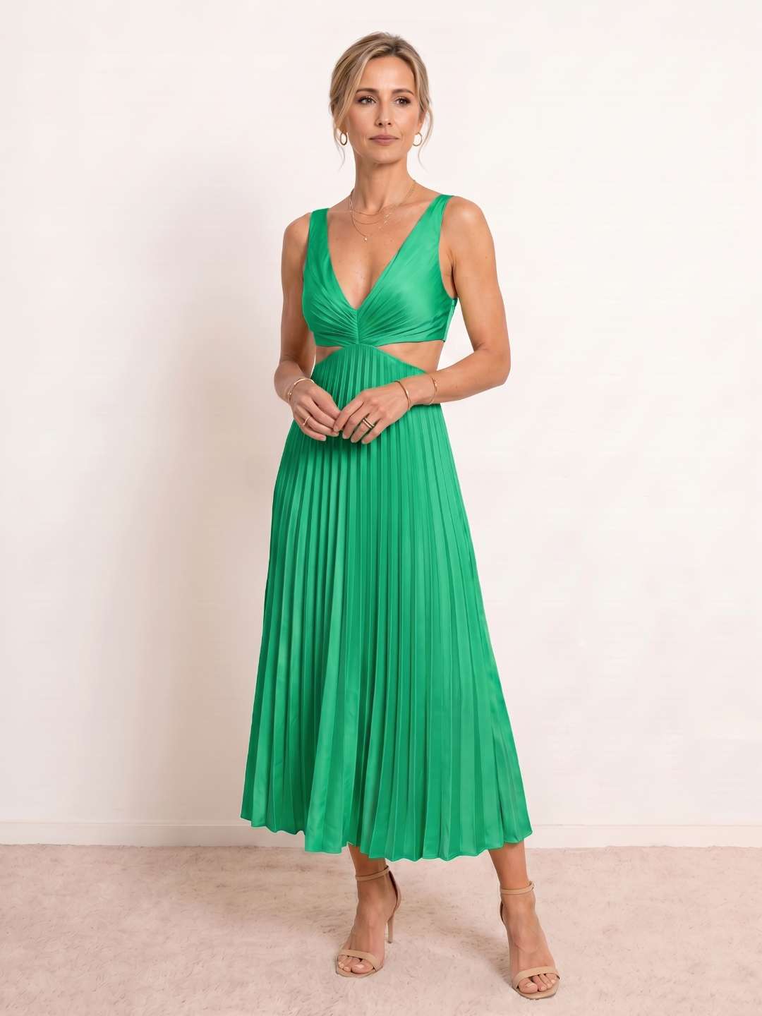 Vestido midi plisado con escote en V