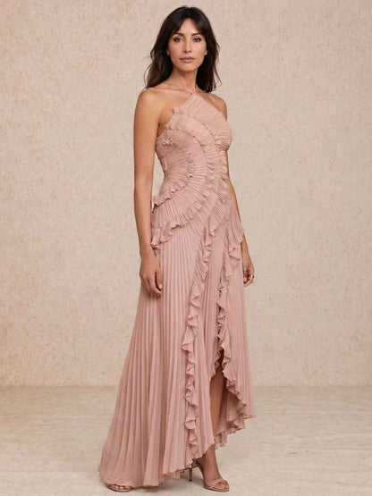 Vestido plisado con detalle de volantes