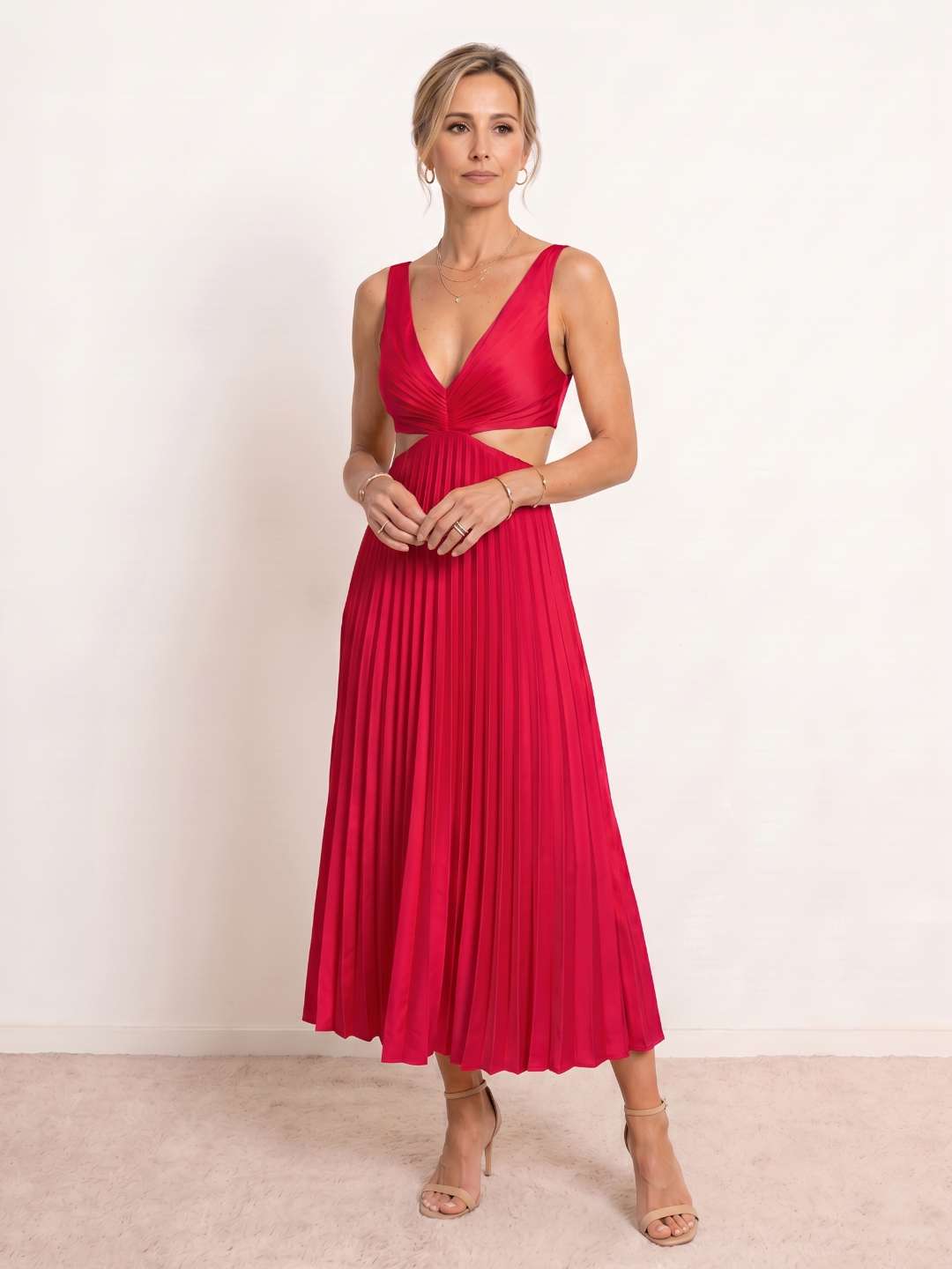 Vestido midi plisado con escote en V