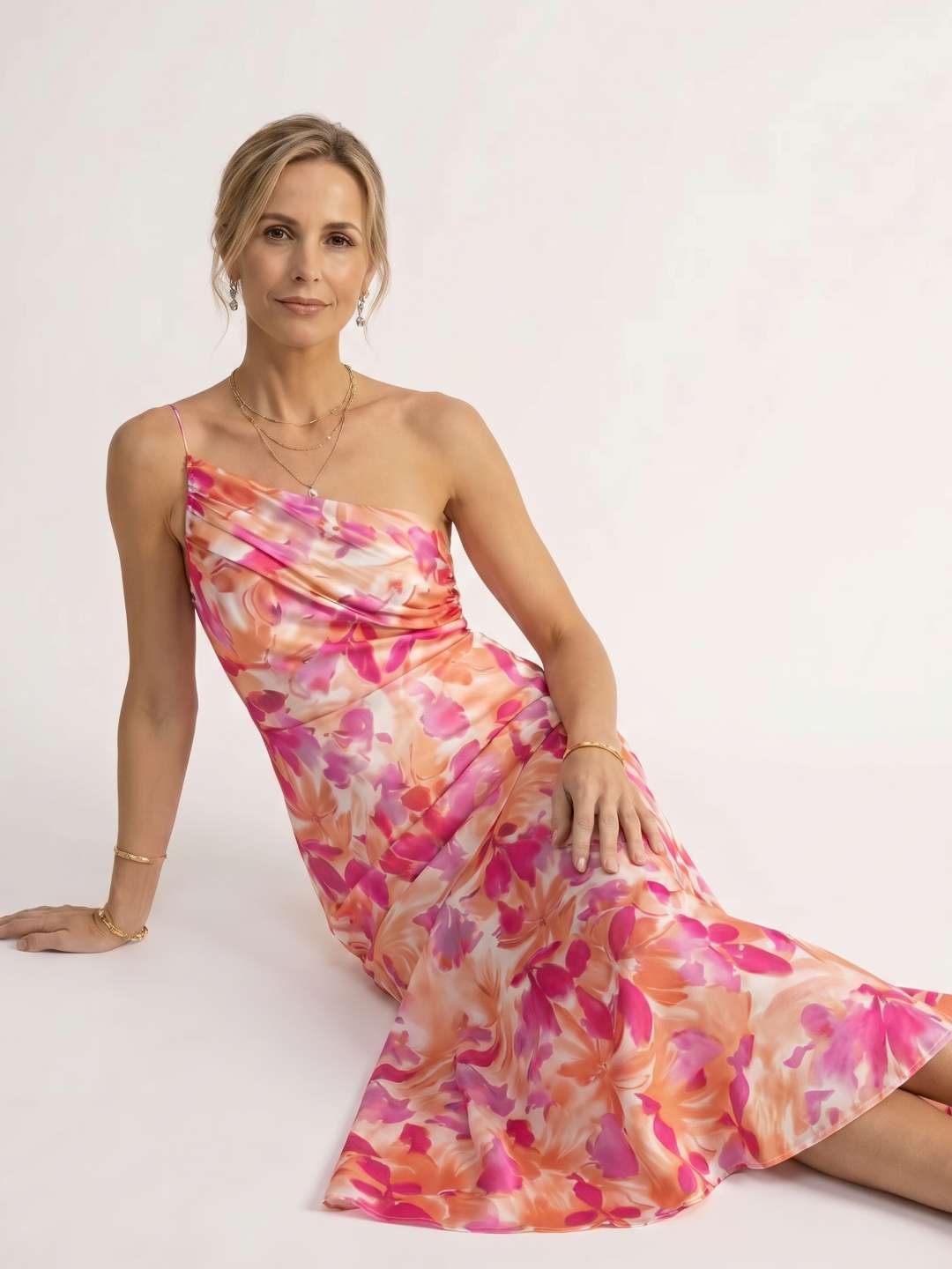 Vestido midi estampado con escote asimétrico